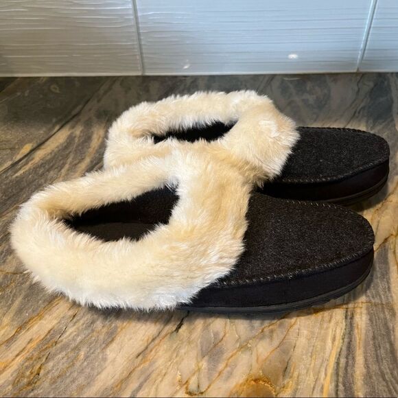Furry slip on moccasins size Small NWOT - Picture 1 of 6